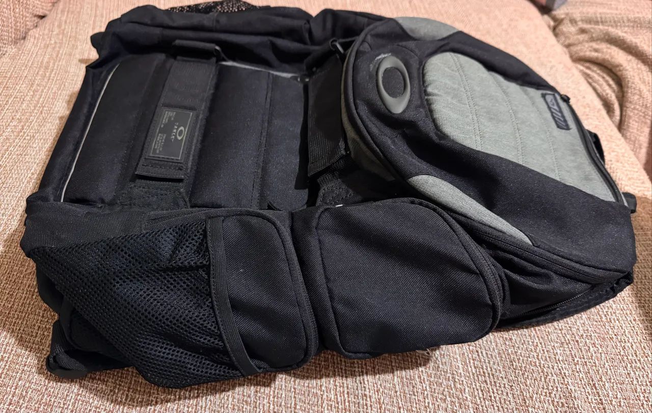 Mochila Oakley Enduro 2.0 30L - Foto 4