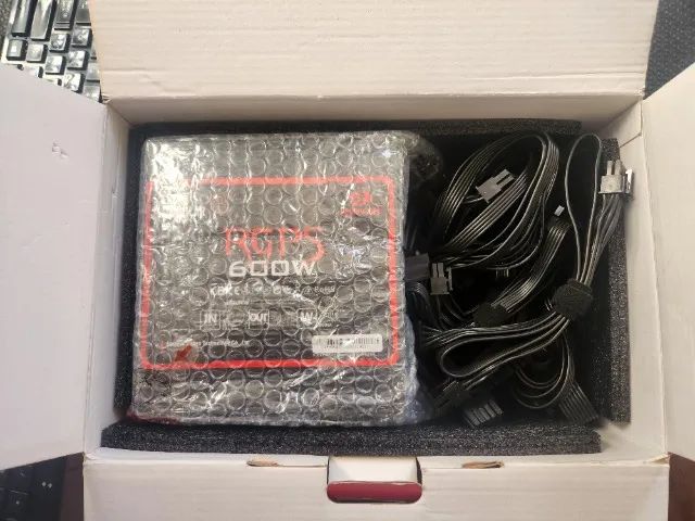 Fonte 600w Redragon Modular Preto 80 Plus - Foto 2