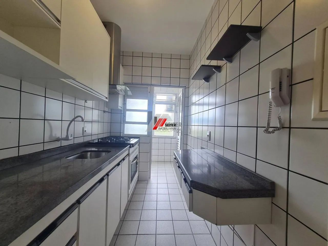 Apartamento 2 Dormitorios Mobiliado para Venda em Florianopolis - Foto 5