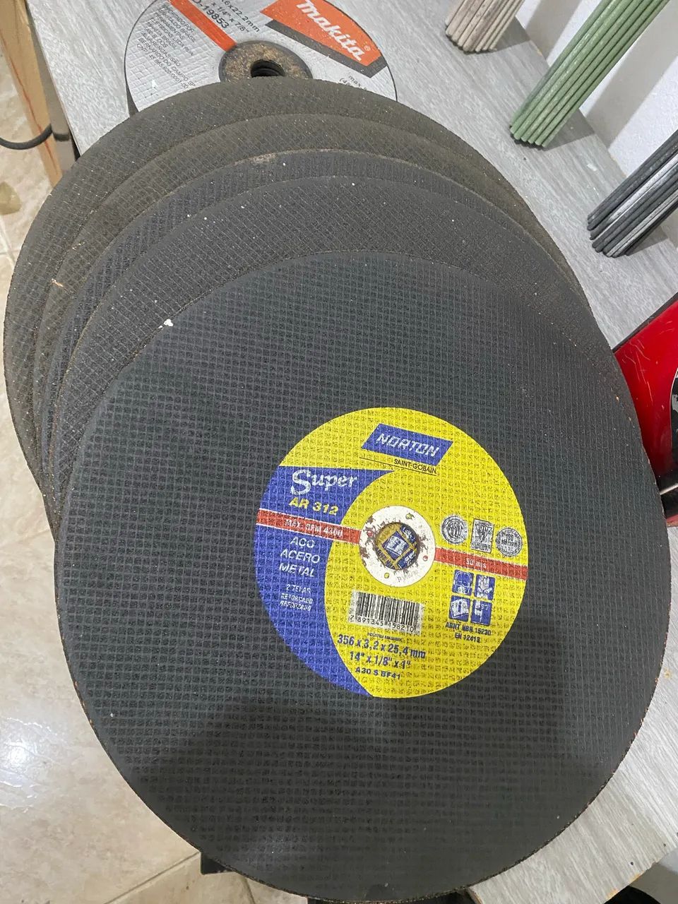 Discos de Corte - Lincoln, Norton e Makita e Eletrodos para soldagem - Material Novo - Foto 2
