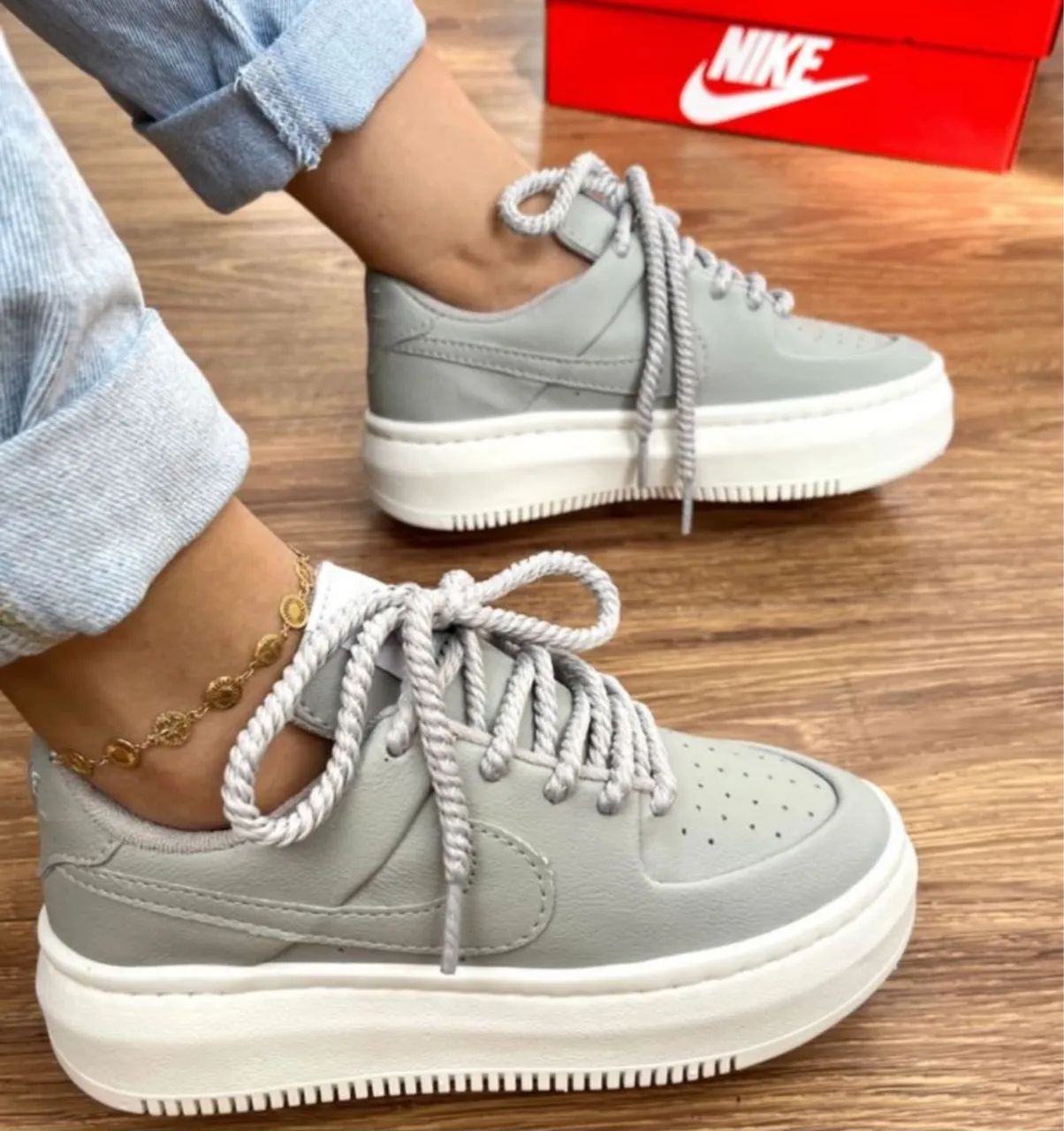 Vendo tenis e sandálias