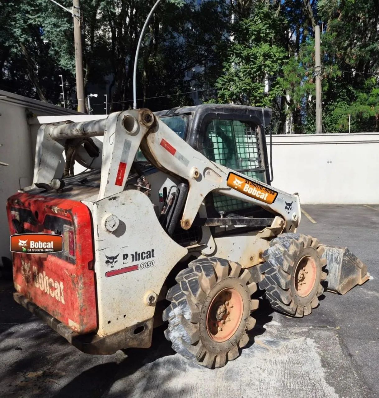 Mini Carregadeira Bobcat S650 cabinada  - Foto 4