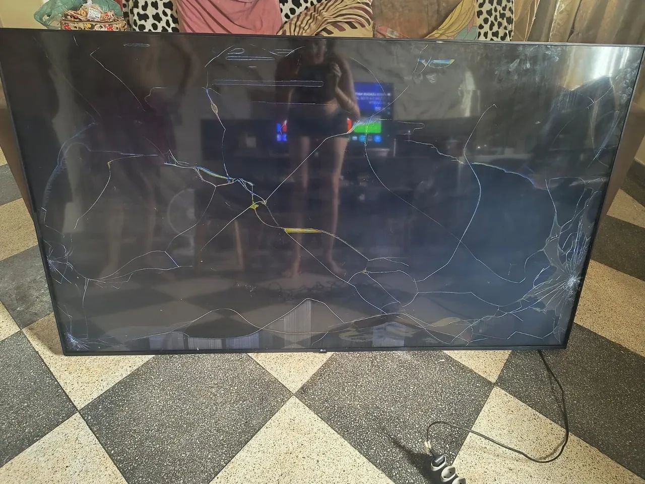 Tv lg 65UR8750PSA Para retirada de peças
