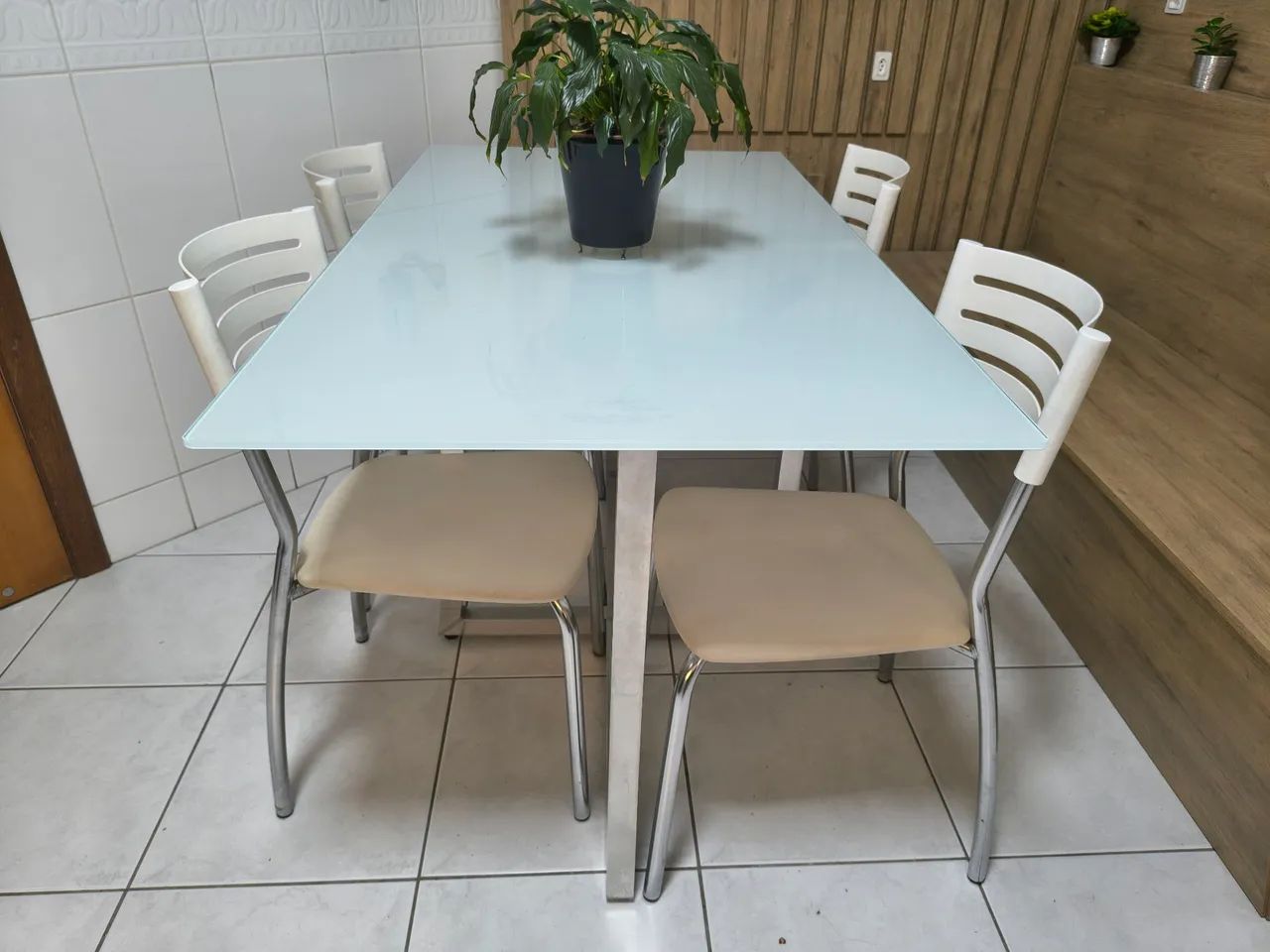 Mesa vidro com 4 cadeiras  - Foto 3
