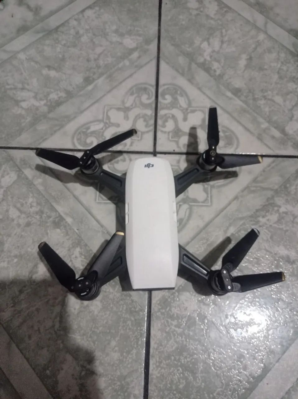 Drone dji spark, não está subindo 