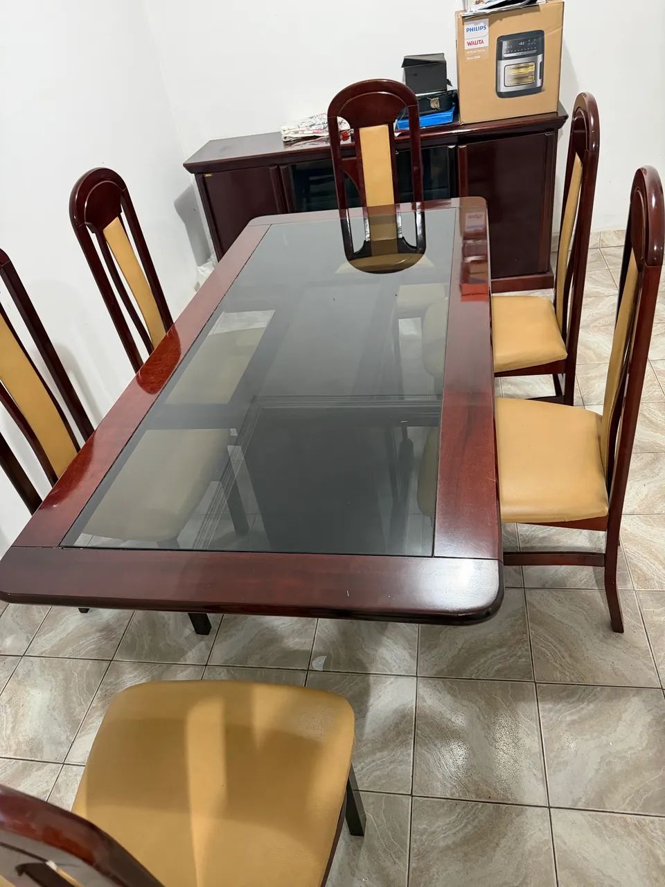 mesa de madeira 6 lugares com cadeiras  - Foto 4