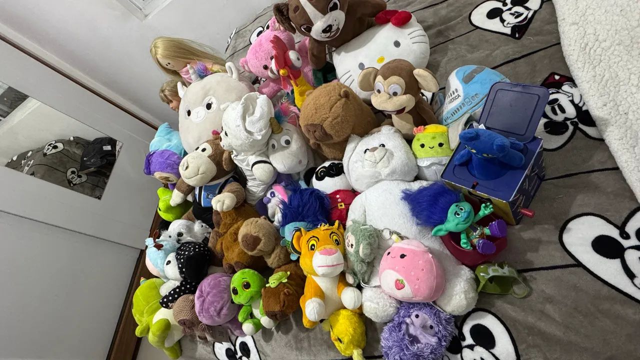 Mais de 50 pelúcias, bonecas e 6 Criamigos  - Foto 4