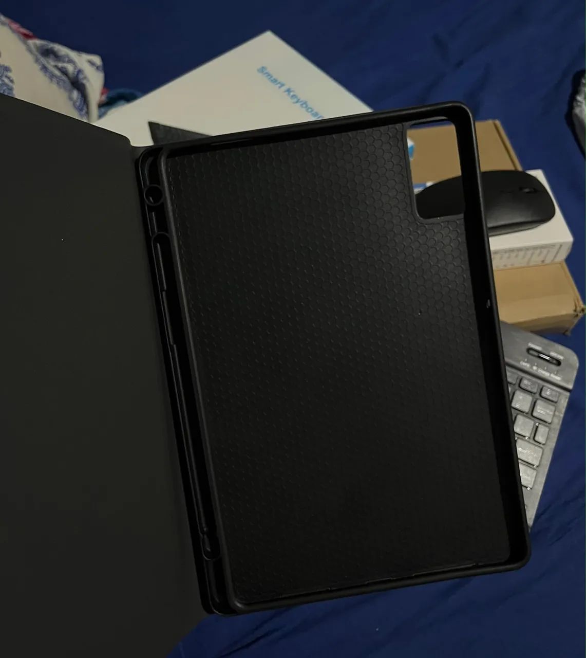 KIT: CAPA, TECLADO E MOUSE NA COR PRETA