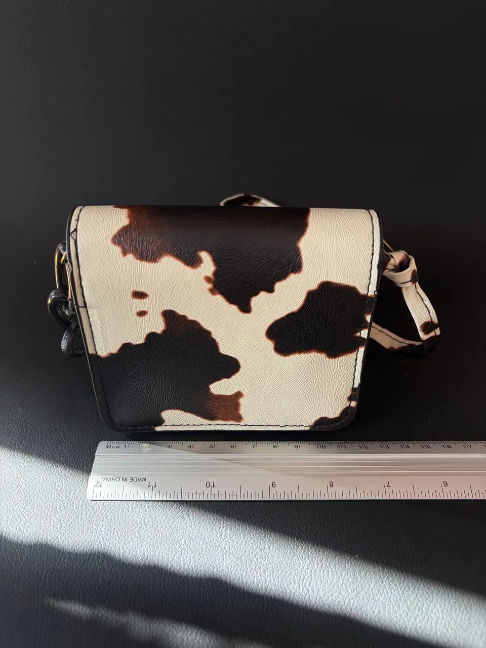 Dupla de mini bolsas em estampa de vaca - Foto 3