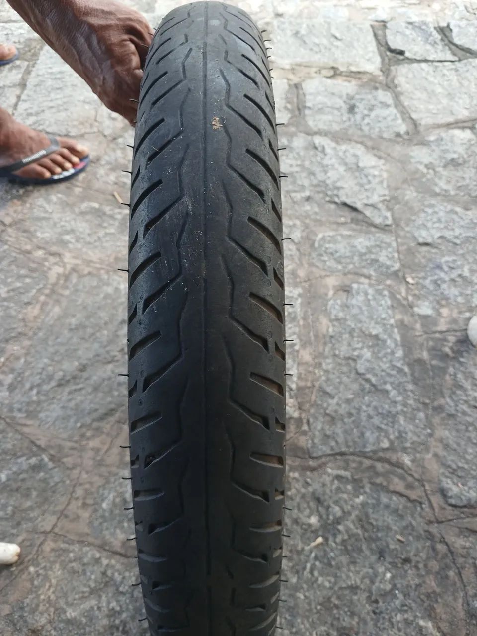 Pneu de moto