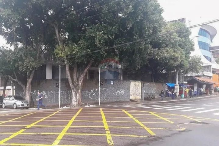 Prédio Comercial 750m² c/ 30 Cômodos ótimo para Diversas Atividades no Centro Manaus