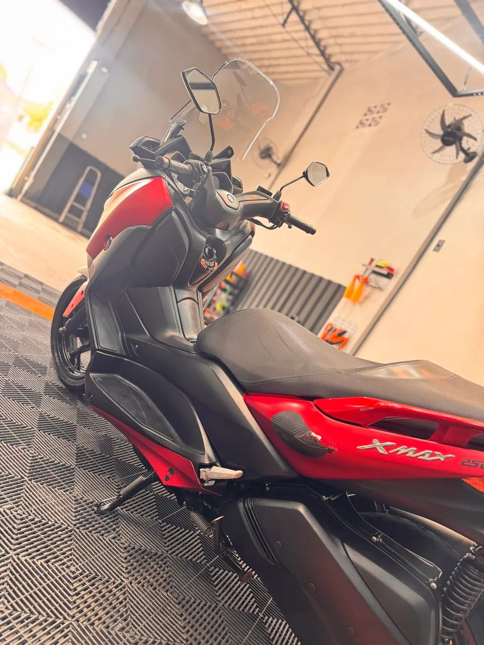 Xmax 2021 abs  - Foto 2