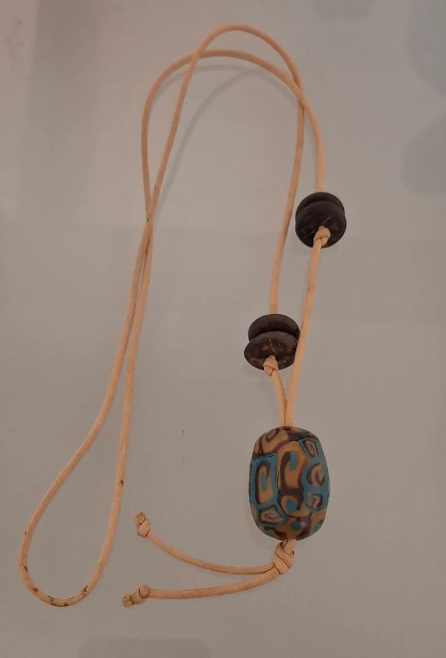 Colar com pingente forrada de massa Fimo