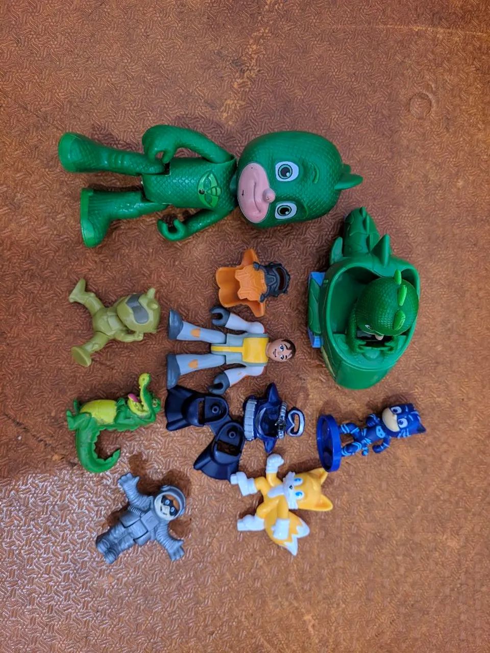 Lote de brinquedos diversos