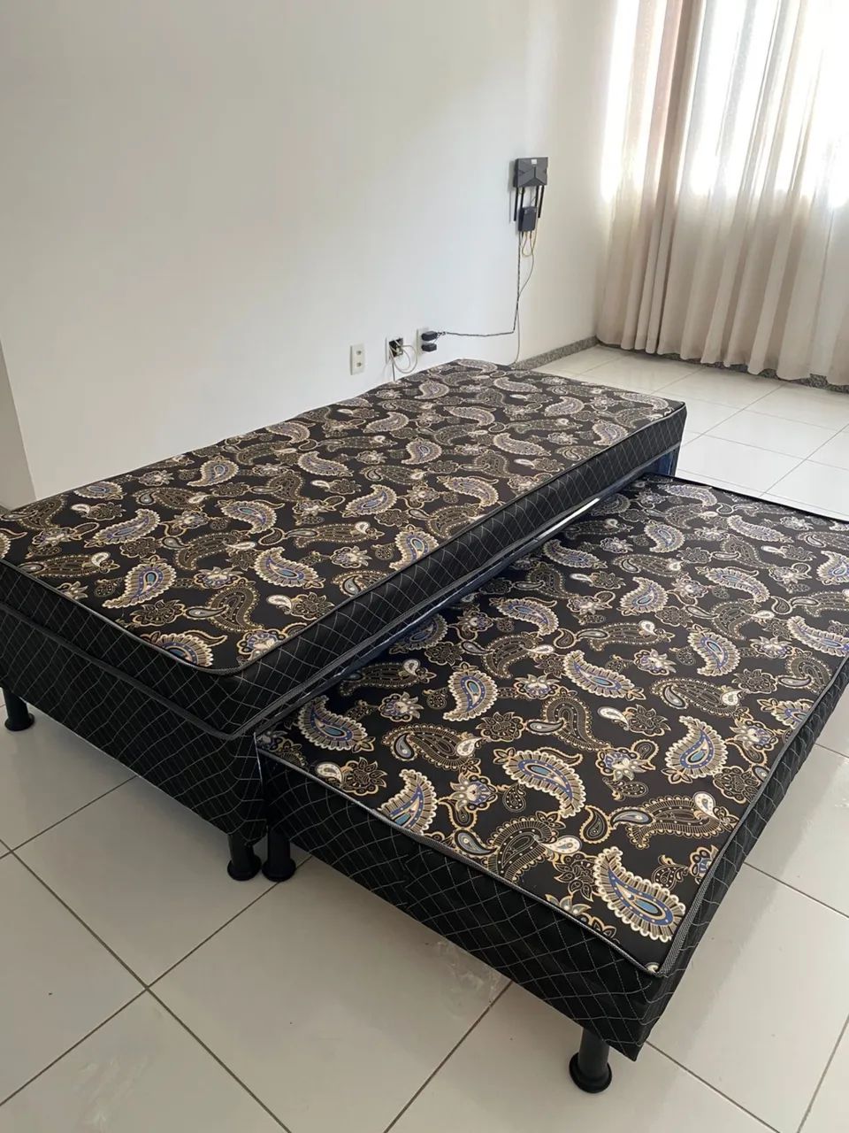 Cama box , solteirão com auxiliar 