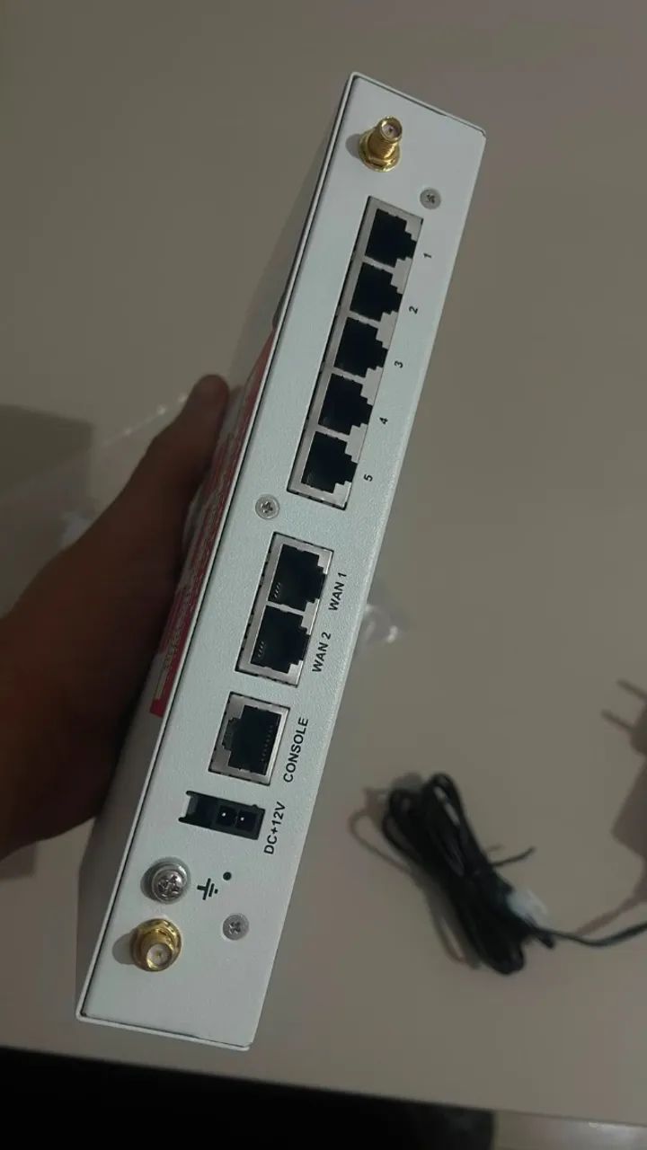 Firewall FortiWiFi 50e - Foto 4
