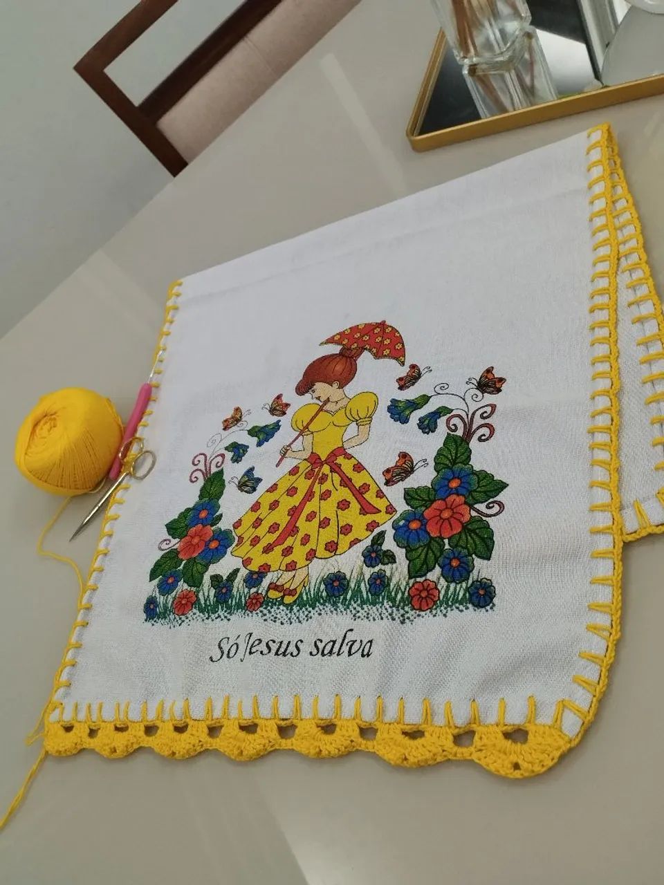 Pano de Prato com Barrado de Crochê 