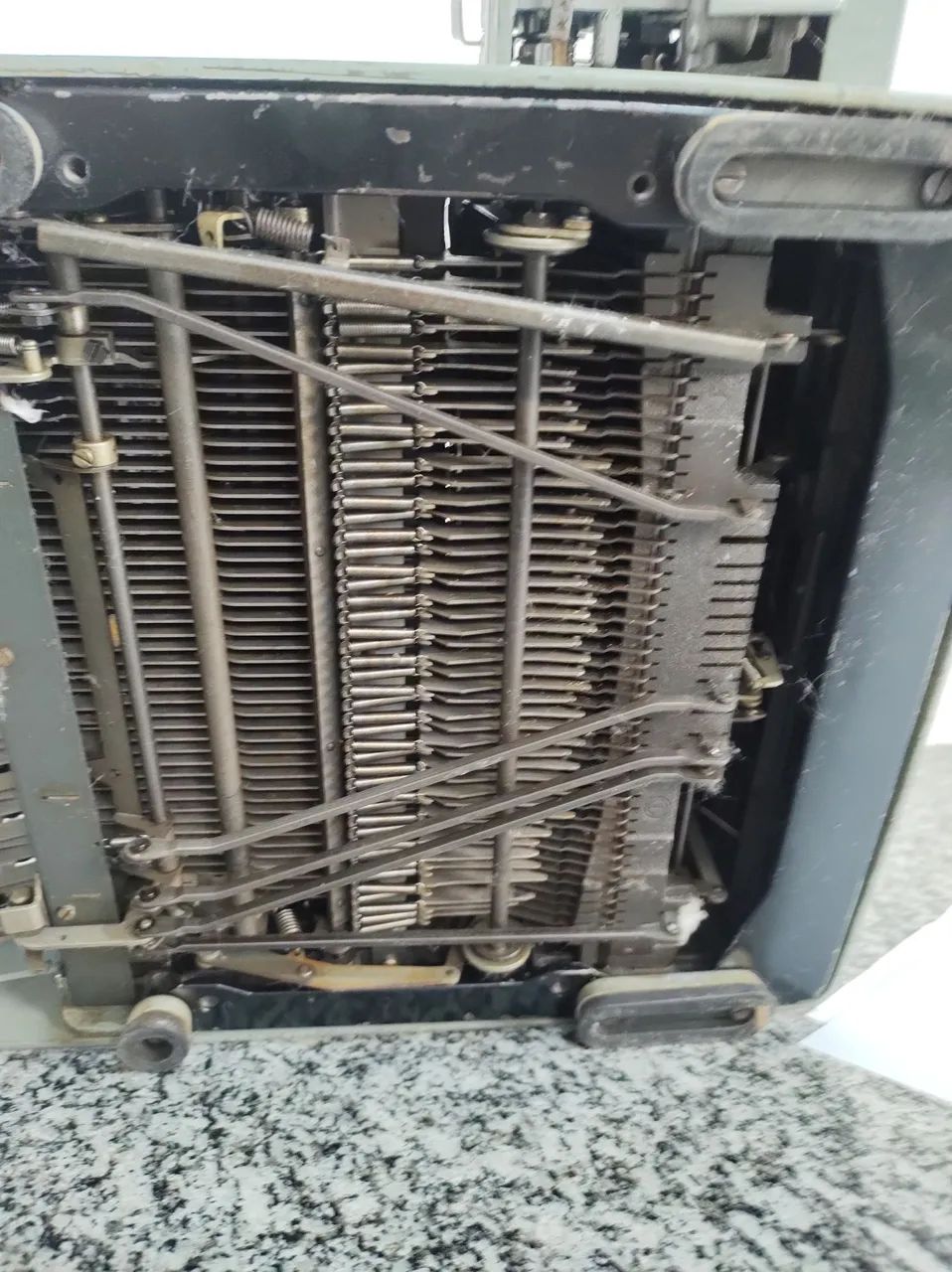 Antiga máquina de escrever LEXICON 80  - Foto 2