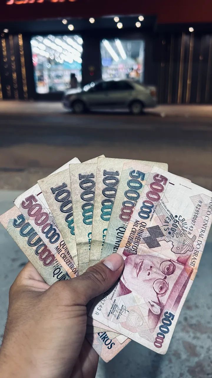 Vende-se cédulas antigas cruzeiros 