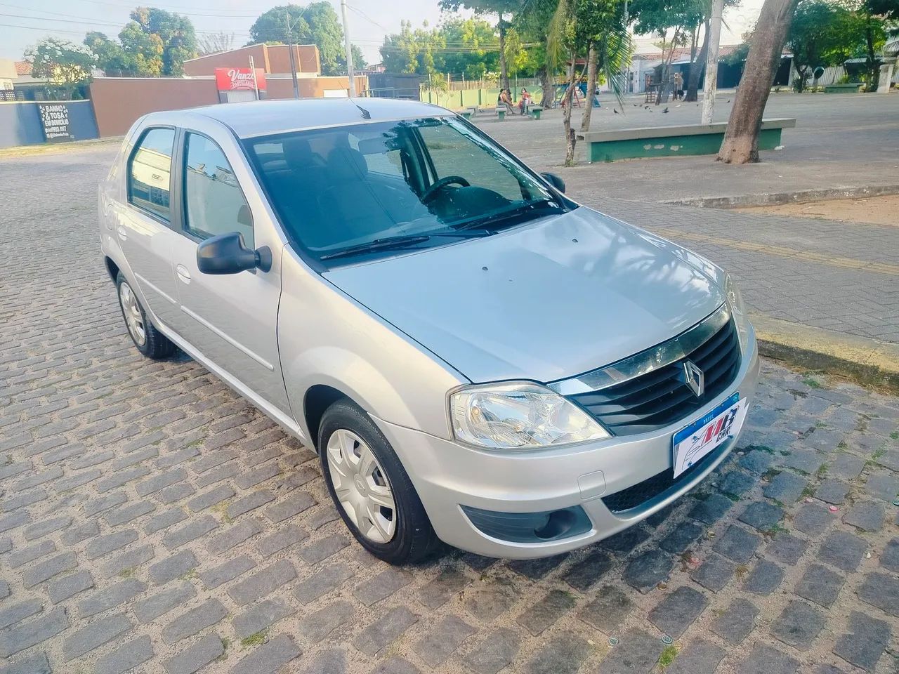 Renault Logan Expression Hi-flex 1.6 8V 4P 2012 - Foto 3
