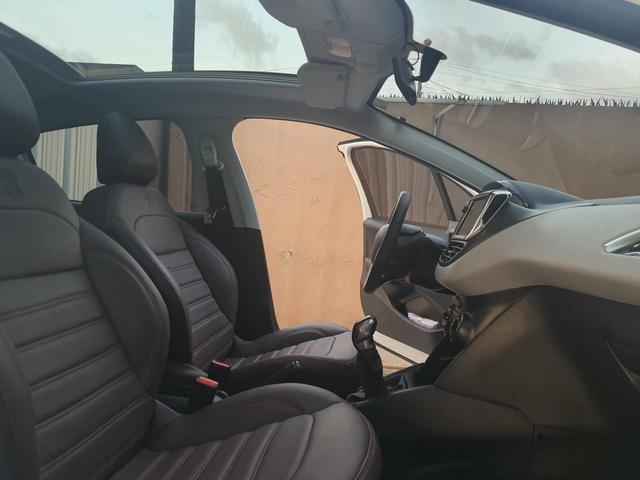 Peugeot 208 - Foto 5