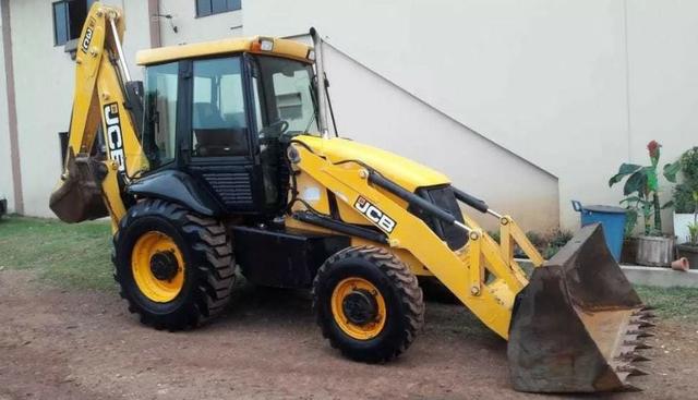 Retro Escavadeira Jcb 3c Plus Ano 2011 Tração 4x4 Cabinada