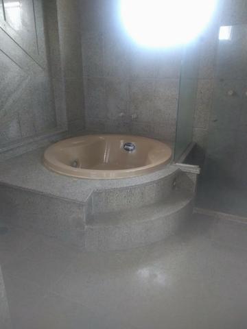 Aluga-se apartamento de 2 suítes na Av Soares Lopes - Foto 2