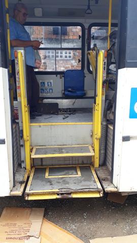 Elevador de onibus coletivo