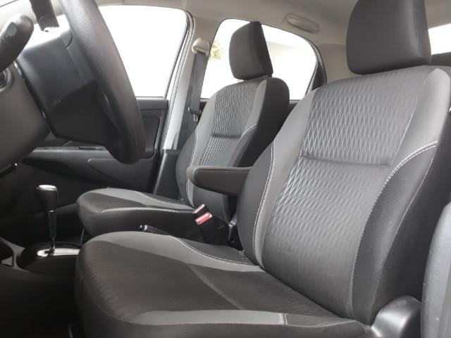 Toyota Etios 1.5 XS 16V Flex Automático 2016/2017 Prata - Foto 8
