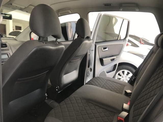 Volkswagen Fox 1.6 Highline 2014 - Foto 8