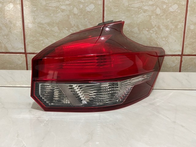 Lanterna Nissan Kicks Ano 2017 Á 2020 Lado Direito Original