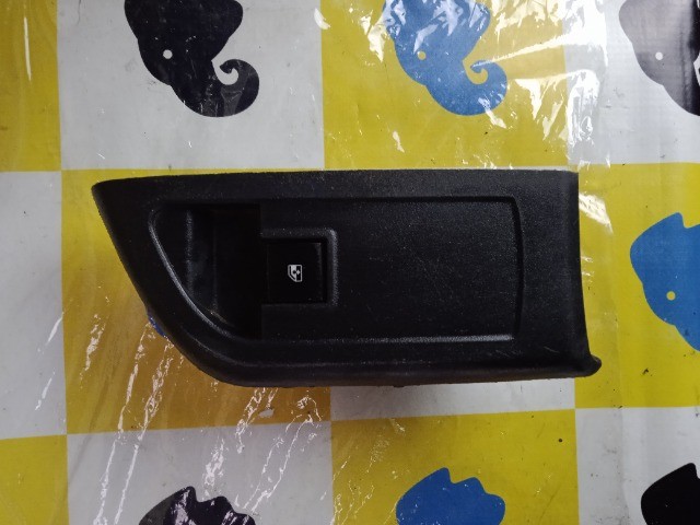 Botão Vidro Elétrico Passageiro Chevrolet Onix 