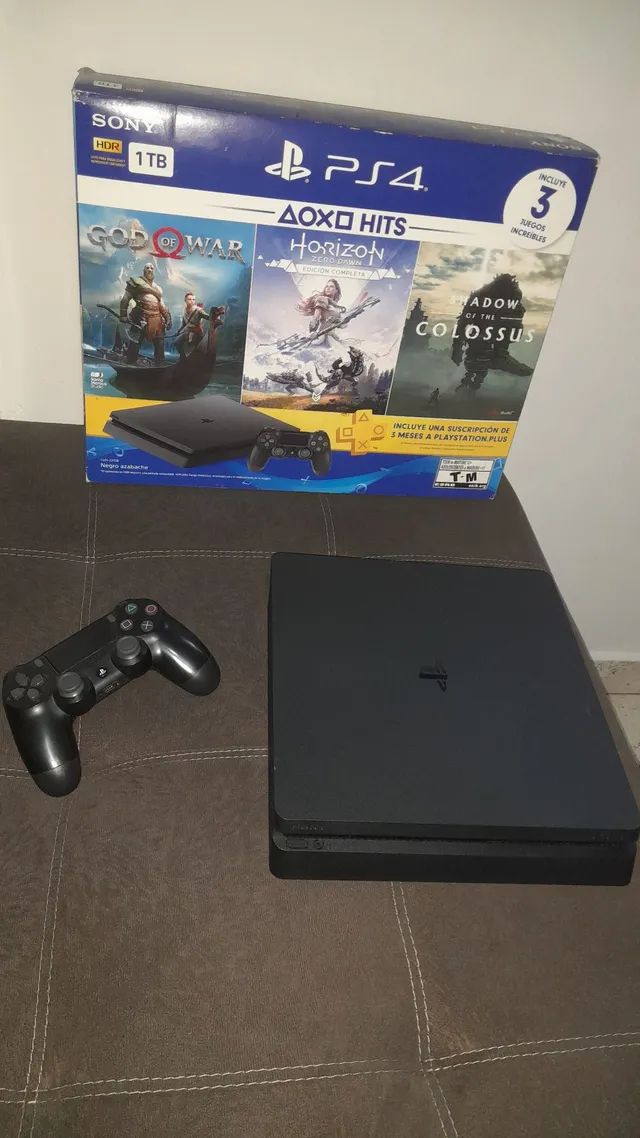 PS4 1 Pro com 1 comando e 2 jogos Cantar-Galo E Vila Do Carvalho