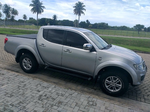 L200 Triton 3.2 HPE Diesel 4x4 Automática 2015