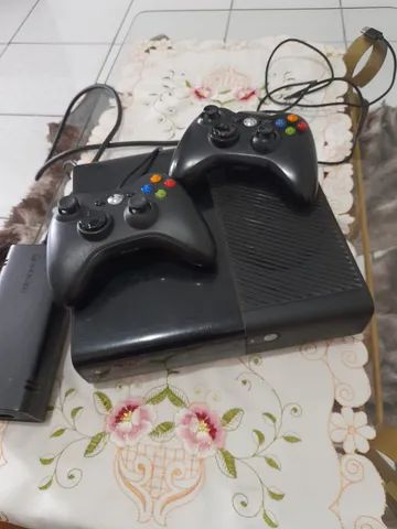 Vendo Xbox 360 com 2 controles, Kinect e 9 jogos - Videogames - Realengo,  Rio de Janeiro 1244723414