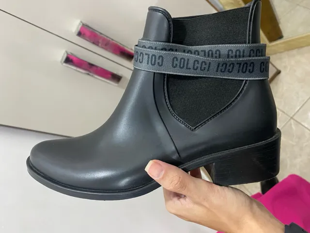 Bota colcci best sale lettering caramelo