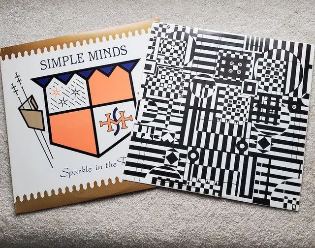 LP SIMPLE  .MINDS SPARKLE IN THE RAIN 1984/87 - Foto 2