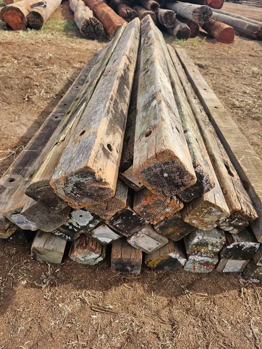 Cruzetas de Madeira Nobre 9cmx11cmx2,40m - Foto 4