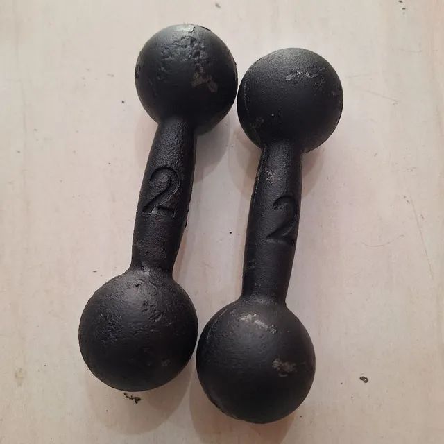 Par de Peso Academia 2KG Ferro - R$ 35,90 | Distribuidora Atacarejo