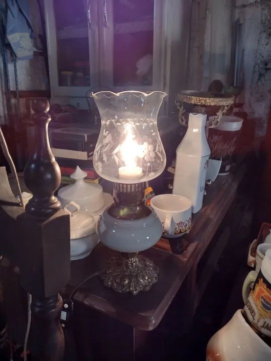 Abajur antigo de mesa.  - Foto 2