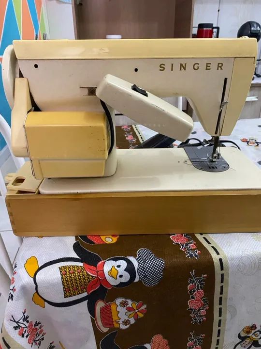 Máquina de Costura Singer Super Zig Zag 247 - Usada - Foto 2