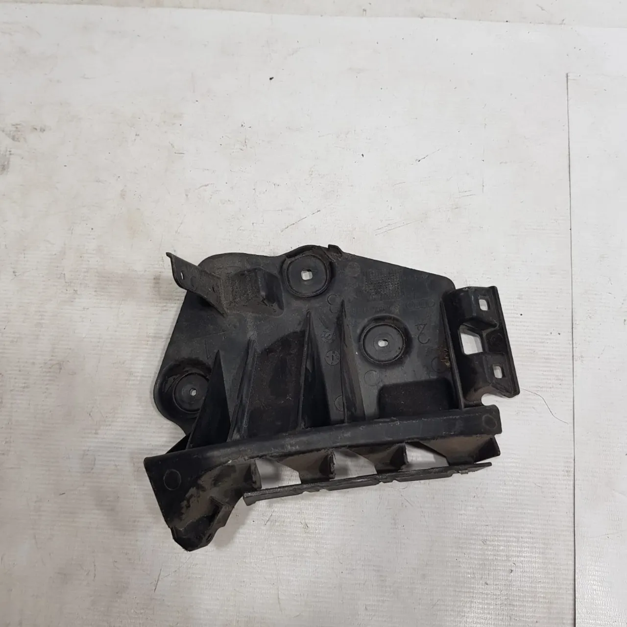 Guia Parachoque Traseiro Esquerdo Audi A3 2013 2016 I171