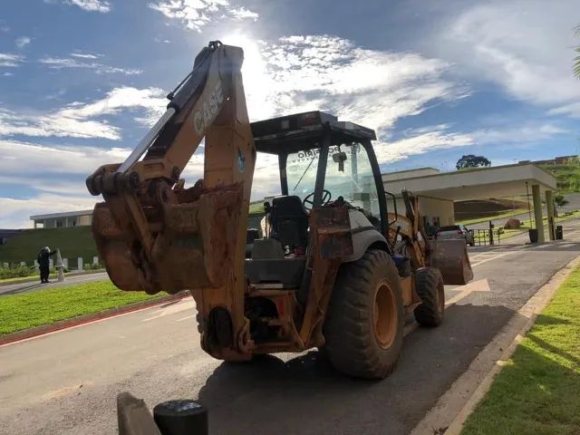 Retroescavadeira 580N 4x4 2012 - Foto 2