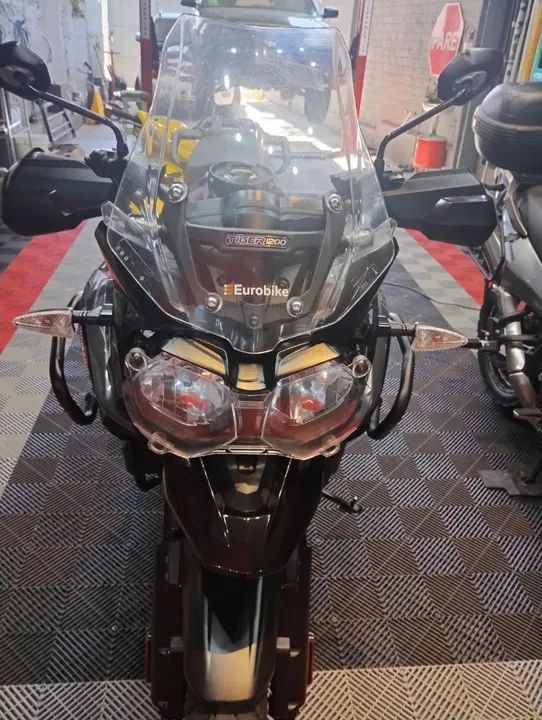 Venda de moto Triumph Tiger impecável  - Foto 7