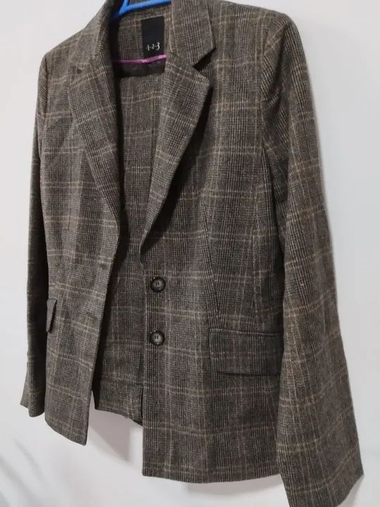 Conjunto blazer e calça feminino - francês  UN 1 DEUX 2  TROIS 3 - tamanho 38 a 42 - Foto 2
