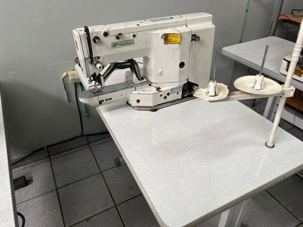 Máquina de Costura Industrial ,1 caseadeira , valor de cada uma.