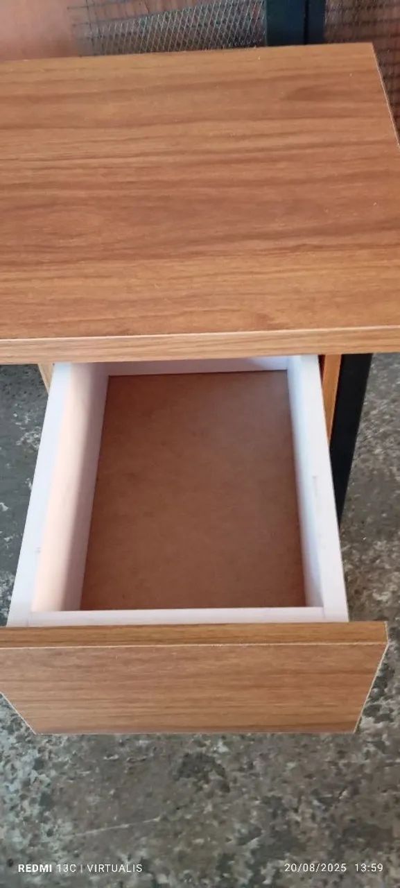 Mesa de escritório c/gaveta - Foto 2