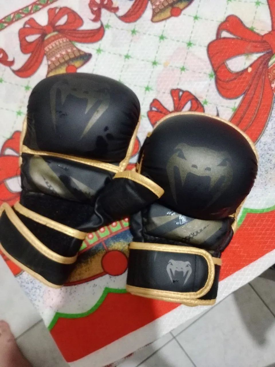 LUVA DE MMA VENOM tamanho M