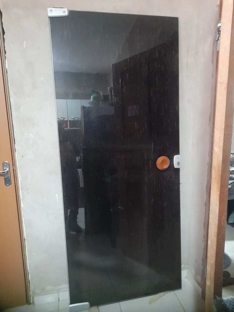 Porta de vidro temperado 10mm . 2.50x 90cm  usada . completa em perfeita condição   de uso - Foto 2