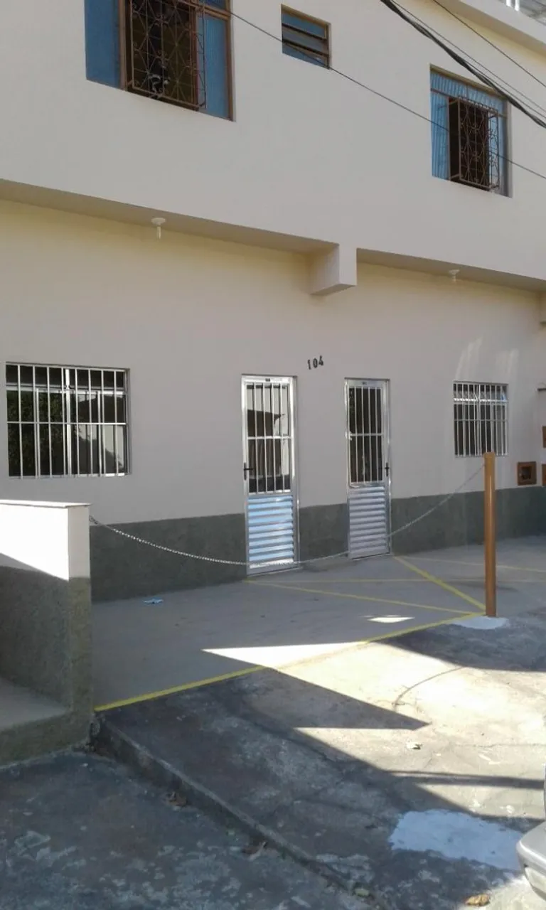 Apto de 02 quartos, com boa área interna  extera, ensolarado